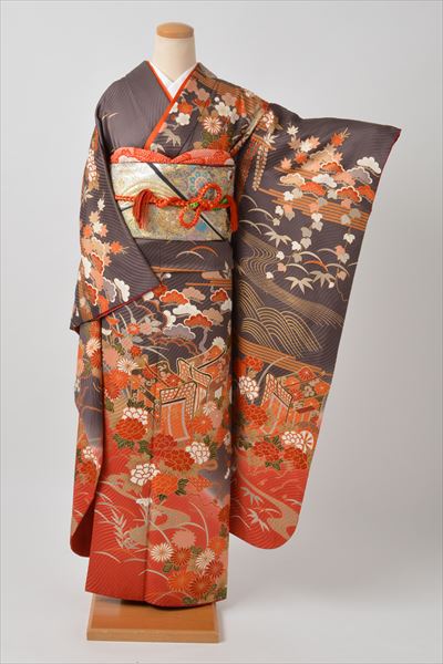 振袖（茶×朱赤）