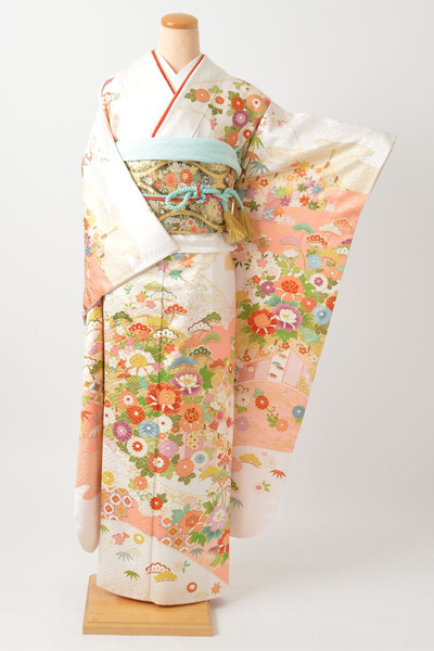 振袖（白地・松や菊）