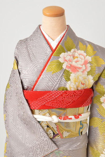 振袖(グレー地・大輪の牡丹）