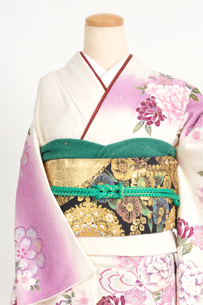 振袖［白と紫の濃淡に花尽くし］