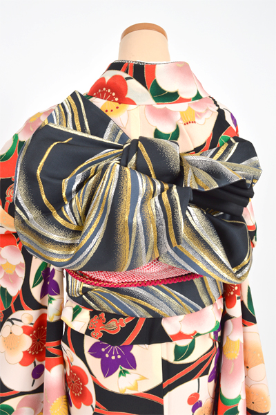 振袖［黒地・丸に四季花］