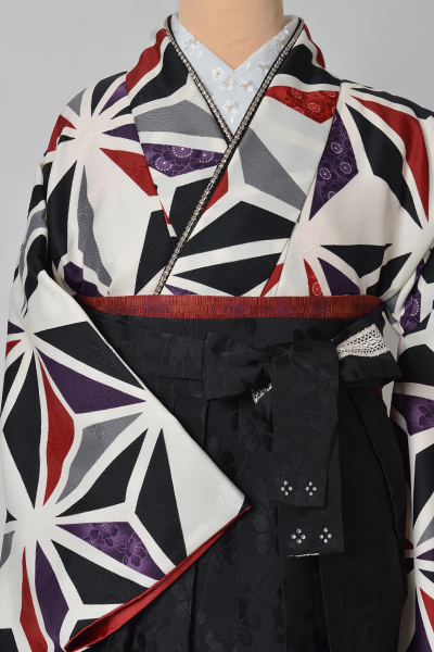 卒業袴［麻の葉/黒袴にラインストーン］