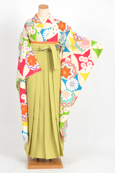 卒業袴［振袖・クリーム色地に七宝と毬］