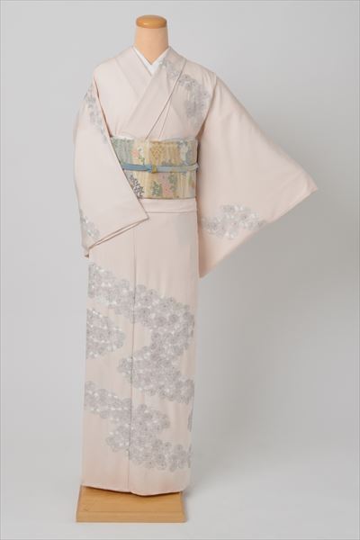 訪問着(桜色・銀糸の小菊)