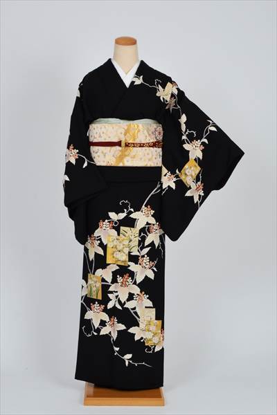 訪問着(黒地に金箔)