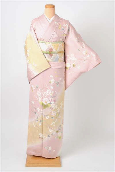 訪問着（桜色×鳥の子色）