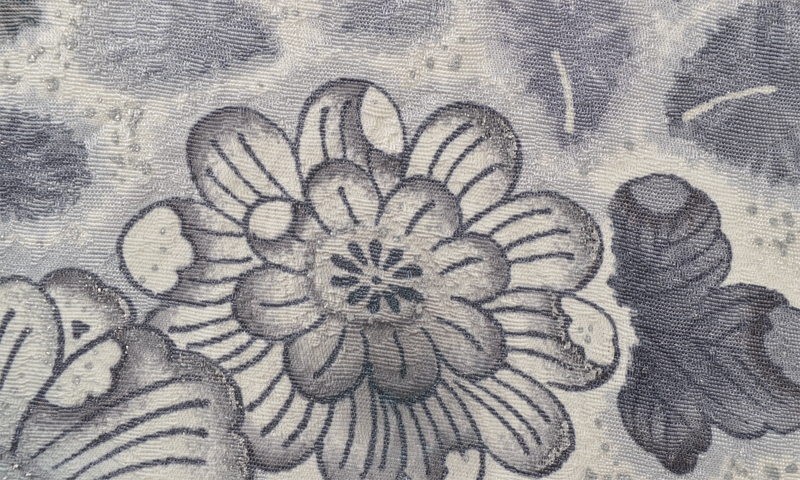 訪問着［白地に銀糸・辻が花風］