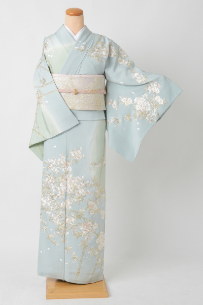 訪問着［アイスグリーンと淡緑色に竹と桜の刺繍］