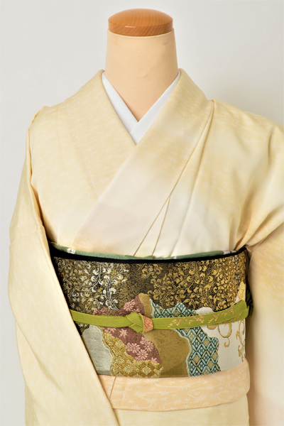 訪問着［淡い茶系に斜めの色分け］