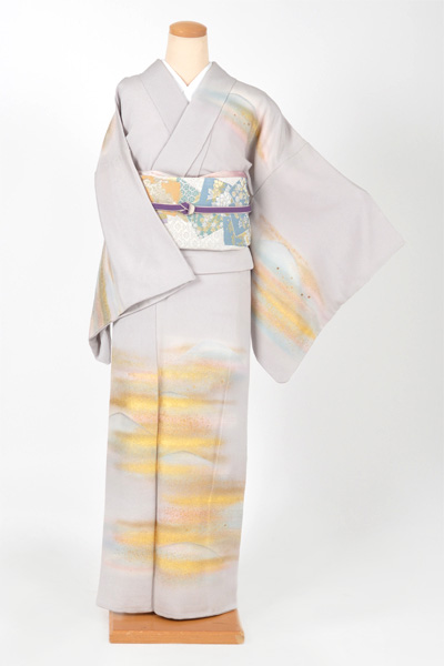 訪問着[薄グレー地に霧紋×陰抱沢瀉紋]