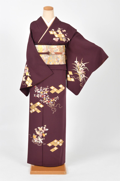 訪問着[茄子紺色地に花菱×陰抱沢瀉紋]