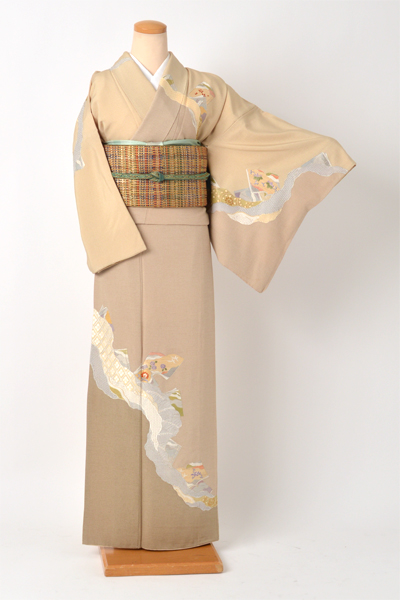 訪問着[ベージュ色・道長取り刺繍]