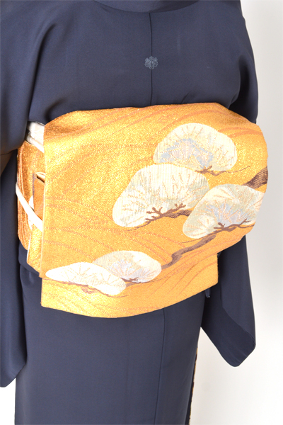 色留袖［タンクブルーに七宝模様］