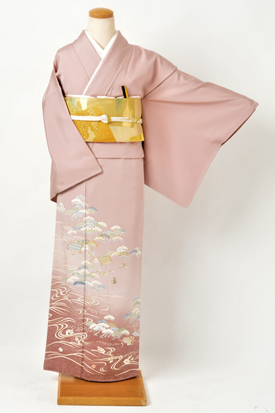 色留袖［薄紅色に松と波］