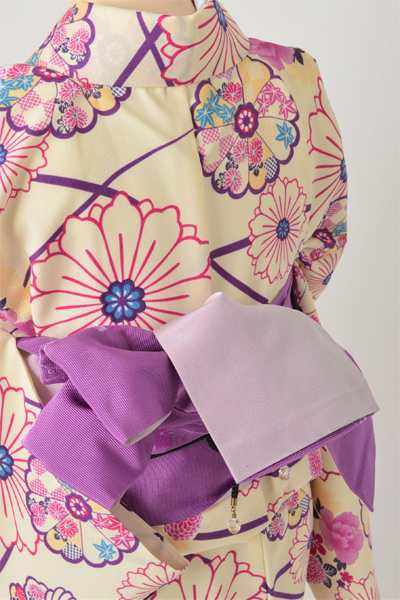 小紋〔クリーム地に紫の花々〕