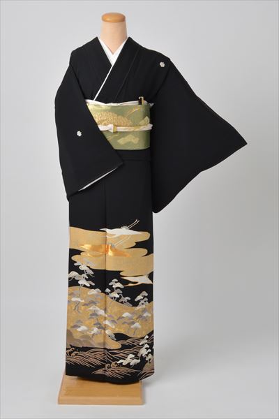 黒留袖（エ霞・松・波）
