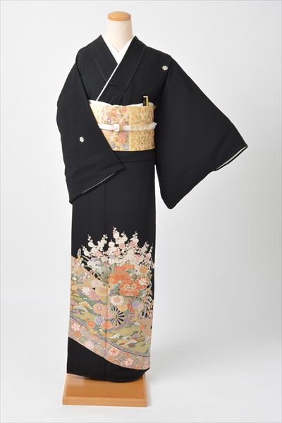 黒留袖（花車）