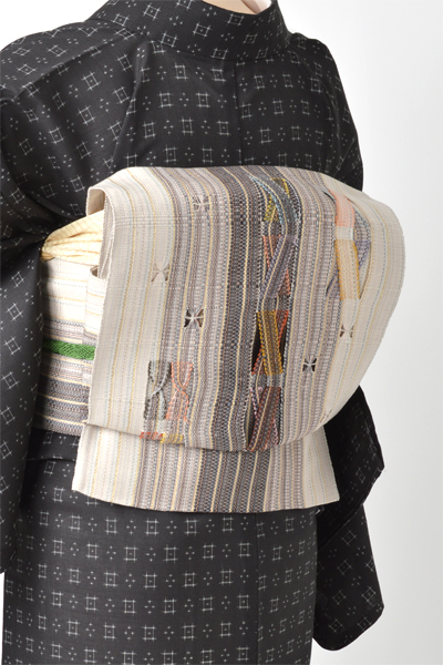 小紋[黒色地に井桁絣]