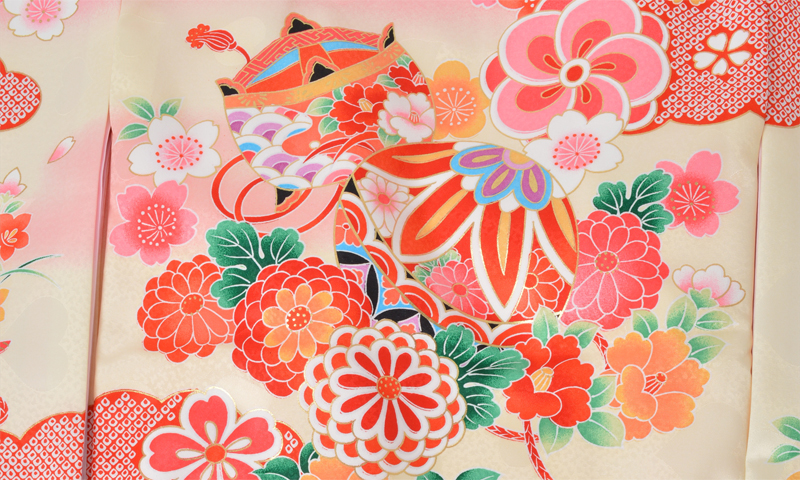 お宮参り［女児・白地に糸巻き］