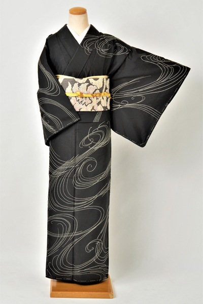 紬訪問着［黒地に刺し子風の流線模様］