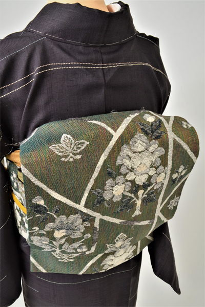 紬訪問着［黒地に刺し子風の横線模様］