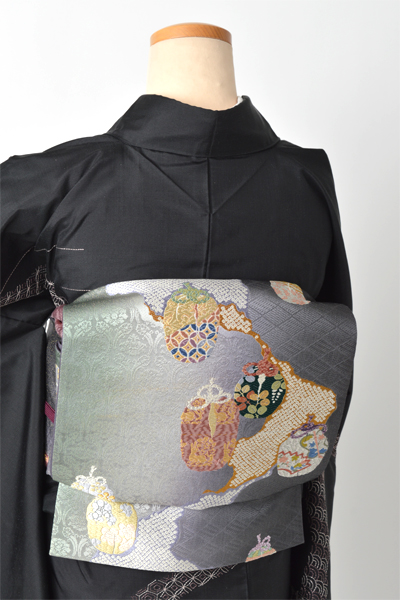 ぜんまい紬［黒色/七宝・青海波刺し子]