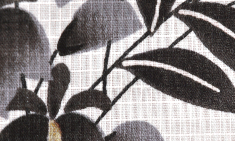 着物風浴衣(白地に藤の花)