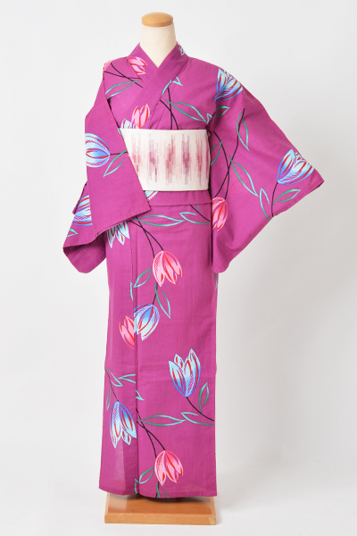 浴衣［赤紫地にチューリップ柄]