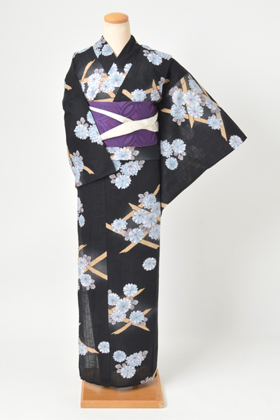 浴衣（黒地にブルーの小花）