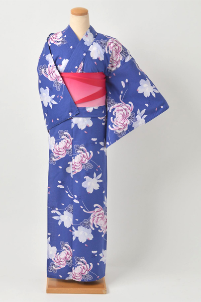 浴衣［ブルー地にエンジの菊と桜の花］