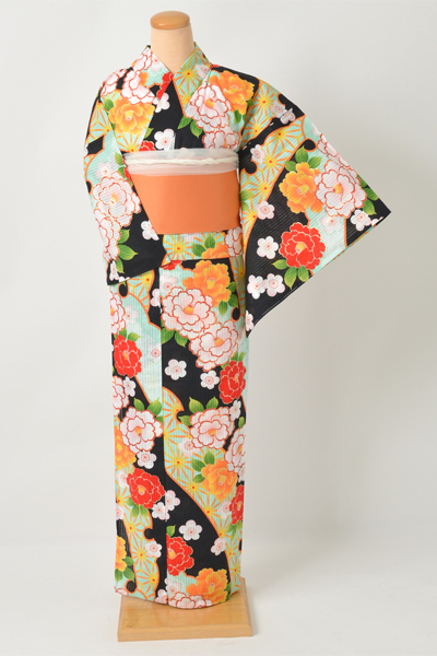 浴衣［黒地にオレンジ・赤・白の花］