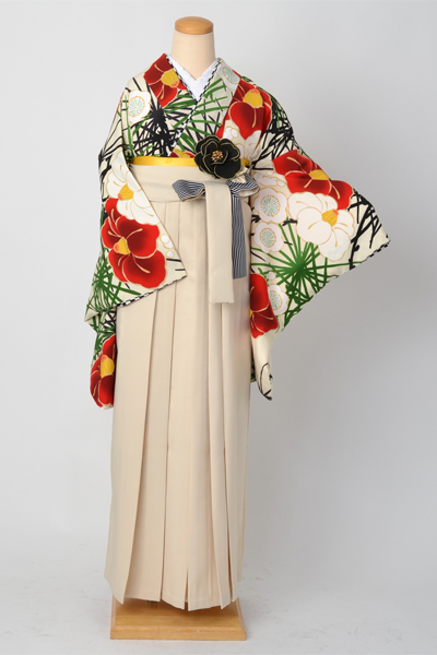 卒業袴［中村里砂・鳥の子色地の椿模様］