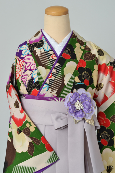 卒業袴［玉城ティナ・緑地の椿模様］