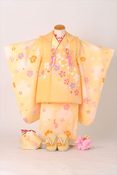 三歳被布セット［クリーム色・桜模様］