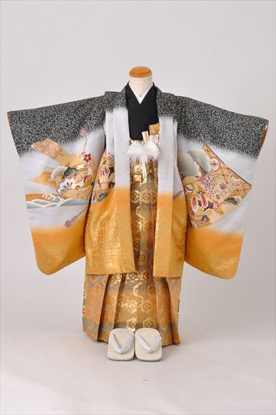 五歳祝着セット(黒のタタキに金箔地・兜)