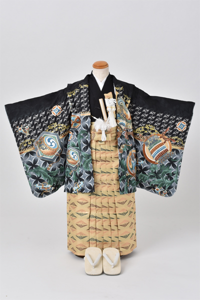 五歳祝着セット　Sサイズ（黒地に七宝・兜）