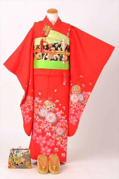 七歳祝着(赤地・桜とくす玉)