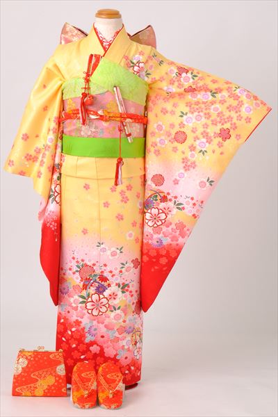 七歳祝着(黄色に赤のボカシ地・花てまり)