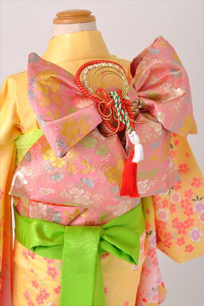 七歳祝着(黄色に赤のボカシ地・花てまり)