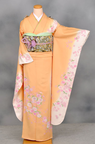 振袖(オレンジ系地・ピンクの小花)