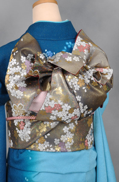 振袖（ブルーグリーン地・おぼろ染め風）