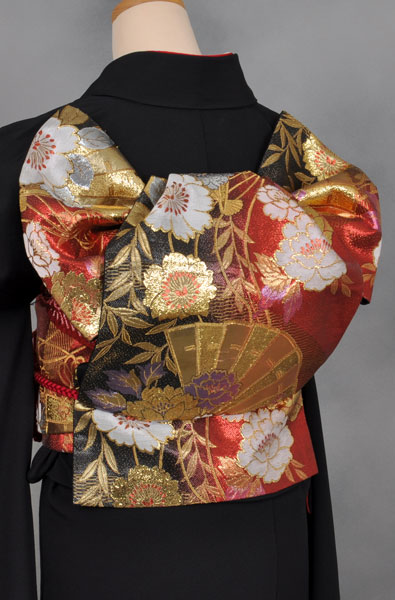 振袖(黒地・花車)