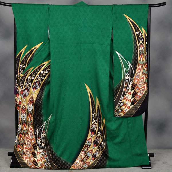 振袖(緑地・大胆な孔雀の羽)