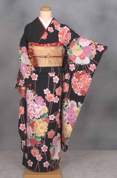 振袖(黒地・くす玉)