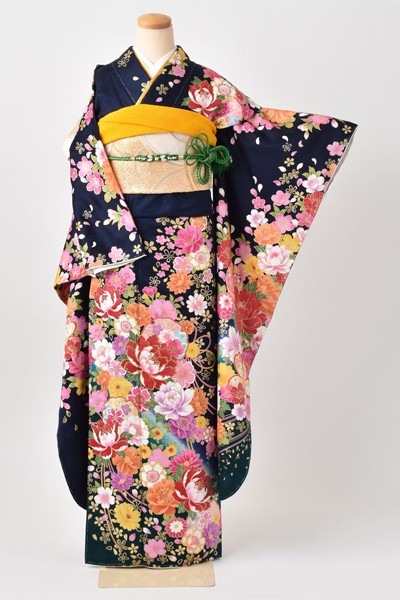 振袖[濃紺に咲き誇る花々]
