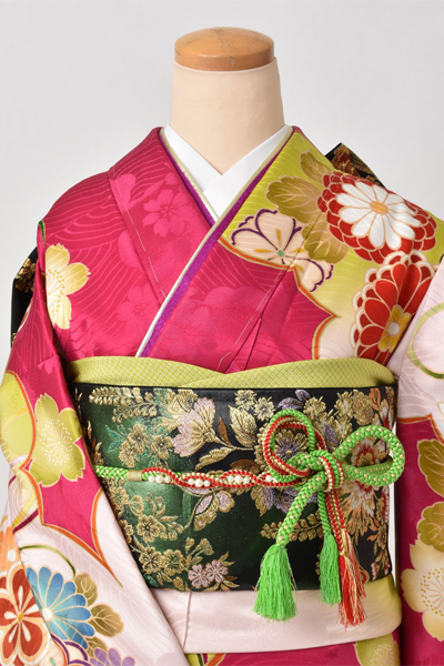 振袖[レトロな色合と几帳]