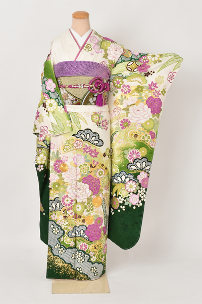 振袖[白と緑地に花]