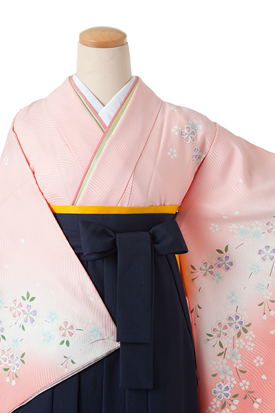 卒業袴(淡いピンク地・さくら着物/紺無地袴)