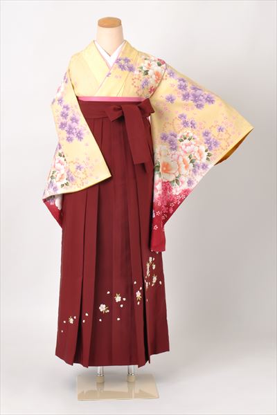 卒業袴(クリーム色・ぼたん・桜)