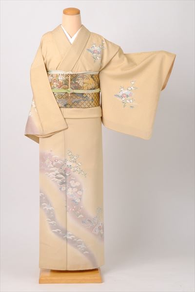 訪問着[クリーム地に地紙に梅・松・橘]